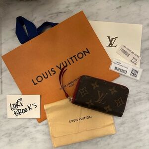 💼 Louis Vuitton Monogram Canvas Multicartes in Fuchsia!  💼